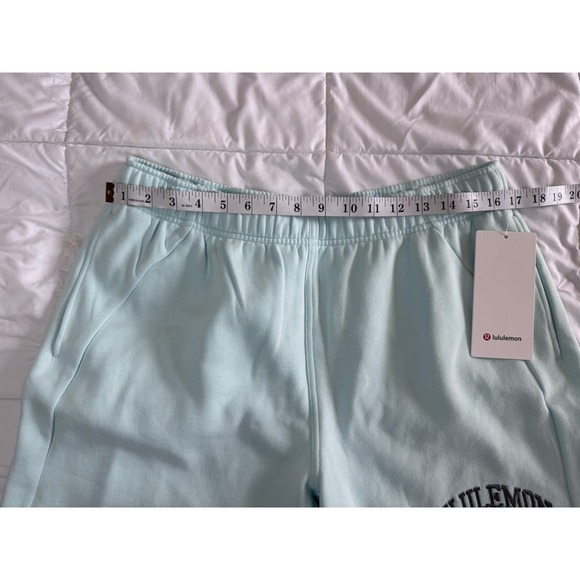 New Lululemon Scuba Oversized MR Short 7" Graphic Women's Size Large Light Blue - Picture 4 of 11